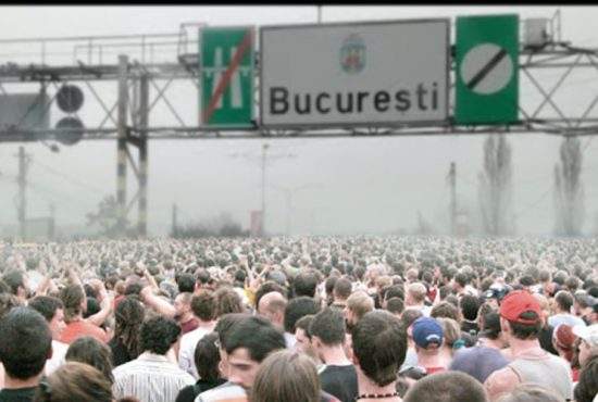 Mii de timişoreni pasionaţi de grătar şi manele au cerut azil politic la Bucureşti