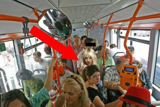 Un student la Poli nu s-a spălat pe mână de o lună, după ce a atins accidental o tipă în autobuz