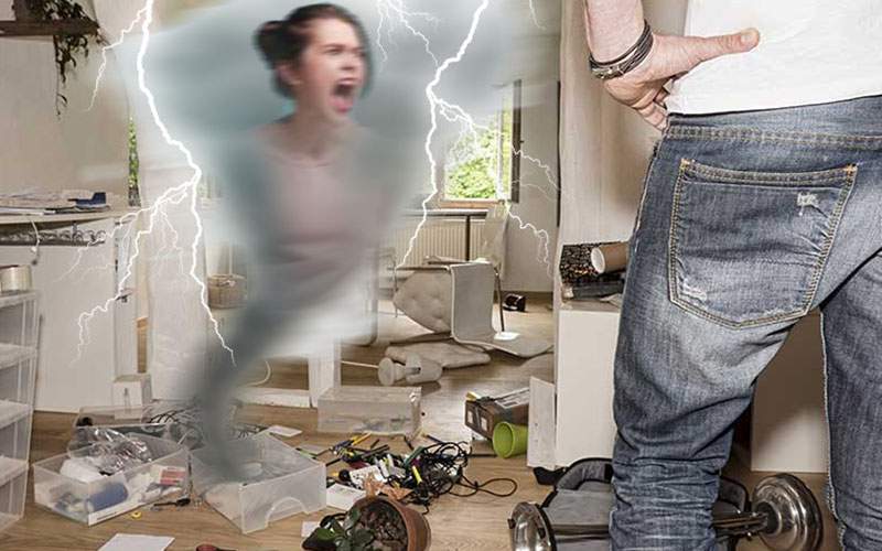 Avertizare de tornadă, după ce un bărbat şi-a acuzat soţia că dă prea mult pe pantofi