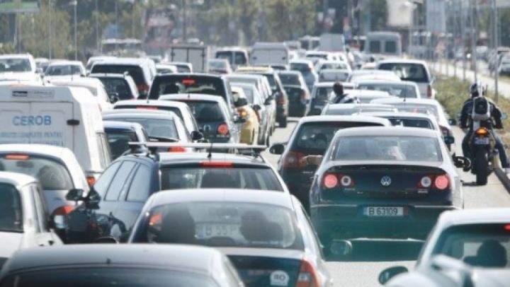 Coadă pe DN1, dar de data asta nu ştim dacă lumea se duce spre Valea Prahovei sau direct spre Nădlac