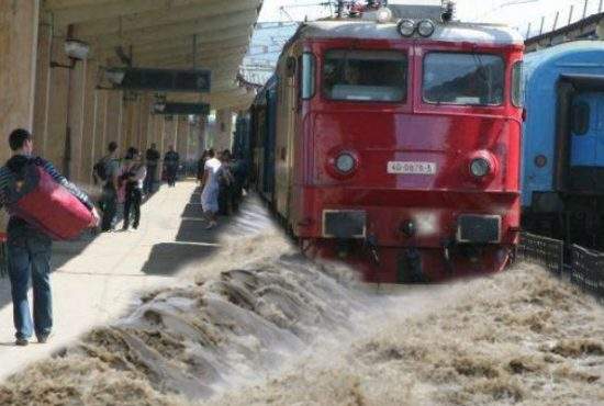 Inundații masive în Moldova. Un tren CFR a fost luat de viitură și a ajuns la timp în gară