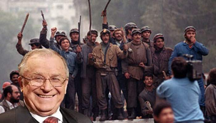 Se anunţă un proces lung! Iliescu vrea să aducă din Valea Jiului 3 trenuri pline cu martori-cheie