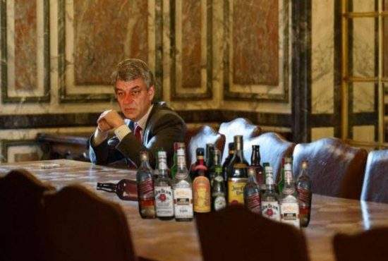 Miniștrii aleși de Dragnea, invalidați! Niciunul nu a rezistat până dimineața la băut cu premierul Mihai Tudose