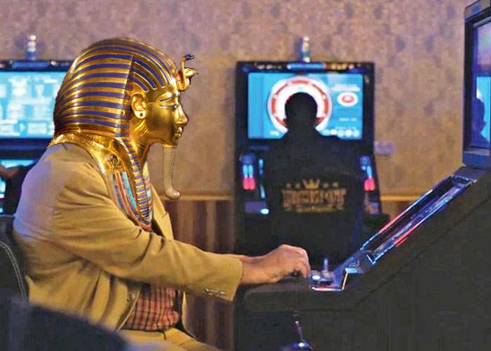 Din nou acasă după 3000 de ani! Masca lui Tutankhamon va fi expusă pe faţa lui Viorel Lis