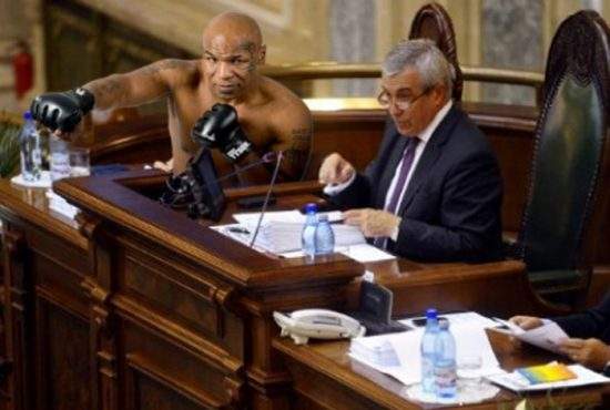 Mike Tyson, asaltat de senatori: “Toţi mi-au cerut sfaturi despre cum să se descurce la pârnaie”