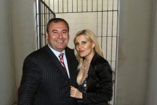 Se recăsătoresc? Elena Udrea s-a mutat împreună cu fostul soţ, Dorin Cocoş, în arestul Poliţiei