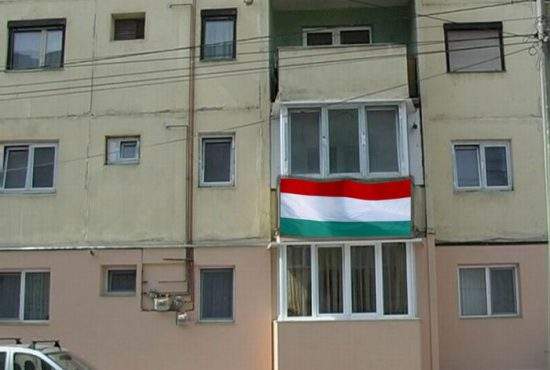 O familie majoritar maghiară cere autonomie pentru apartamentul propriu