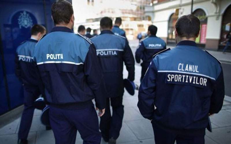 Interlopii vor purta uniforme, ca să nu mai fie prinşi din greşeală de poliţişti