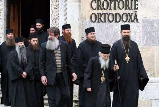 Patriarhul Daniel: „În mănăstirile noastre uniformele nu vor mai fi obligatorii”