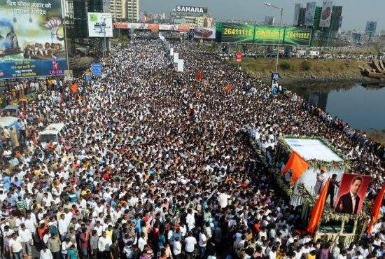 Sângele apă nu se face! Milioane de oameni protestează în Mumbai împotriva arestării lui Vanghelie