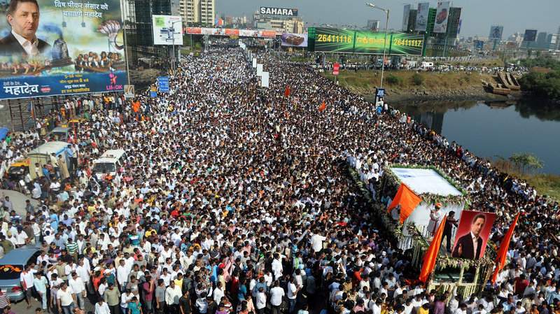 Sângele apă nu se face! Milioane de oameni protestează în Mumbai împotriva arestării lui Vanghelie