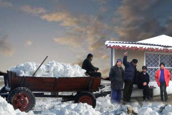 Topirea zăpezii i-a mobilizat exemplar! Vasluienii se înzăpezesc la loc în cârciumi