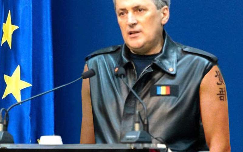 PSD cere demiterea lui Vela și înlocuirea lui cu un ministru cu geacă de blugi
