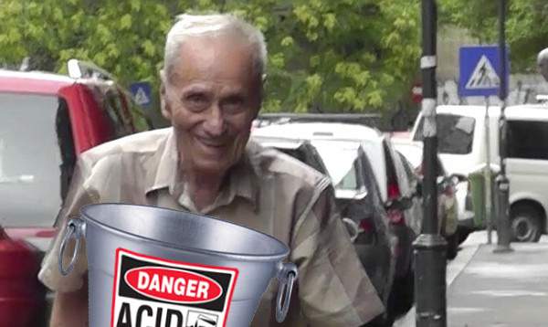 Vecinii lui Vișinescu, la spital după ce i-au acceptat cu forța provocarea Acid Bucket Challenge