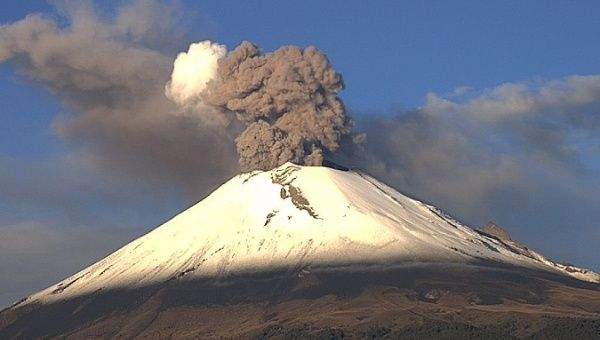 Miros insuportabil în Mexic după erupţia vulcanului Popocăcatépetl