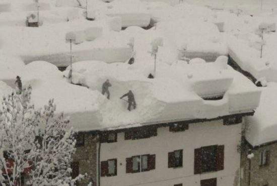 Statisticile mint! În Buzău a nins mult mai mult, dar s-a furat zăpada!