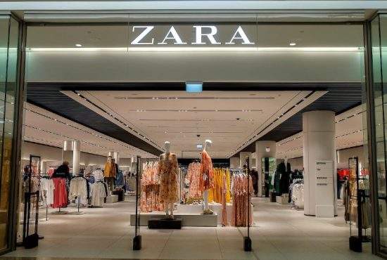 Complexul Europa se închide, că Zara şi H&M vând mai ieftin chinezăriile alea