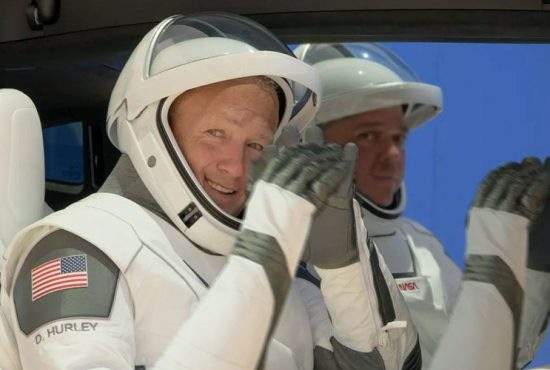 Oare sunt români? Astronauții Space X au aplaudat la aterizarea capsulei