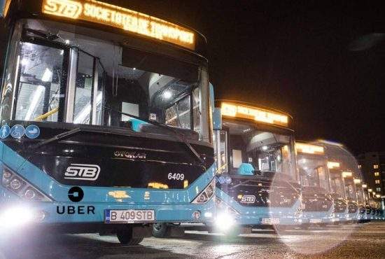 Un șofer STB și-a băgat autobuzul pe Uber și la 23:00 a luat 200 de clienți o dată