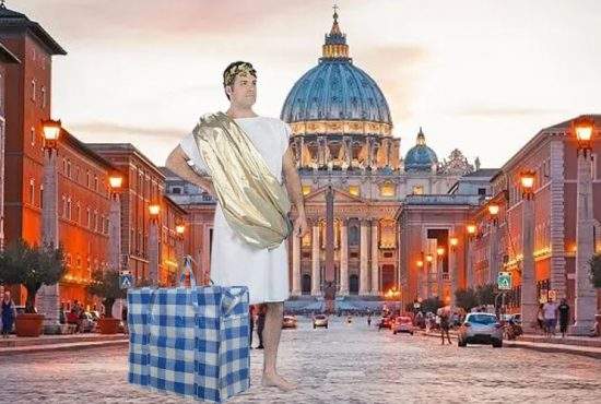 Rămaşi fără job, sute de profesori de latină pleacă la cules căpşuni la Vatican