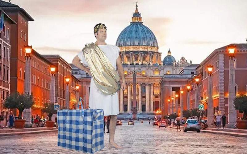 Rămaşi fără job, sute de profesori de latină pleacă la cules căpşuni la Vatican