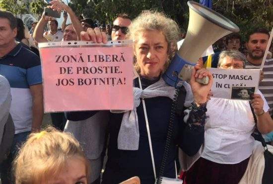 10 alte conspiraţii care circulă pe grupul „Fără botniţă”