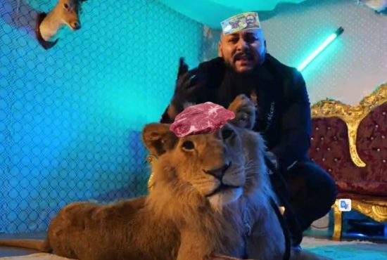 Mascații fac descinderi la Dani Mocanu doar ca să se pozeze cu leul