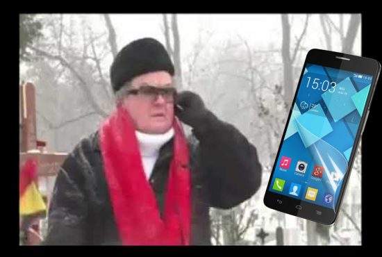 Telefonul lui Vadim Tudor din celebrul clip cu Marian, scos la licitaţie cu 15.000 de euro