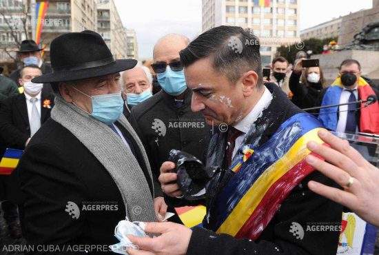 Atacul cu iaurt asupra lui Mihai Chirica a fost revendicat de gruparea Danonino