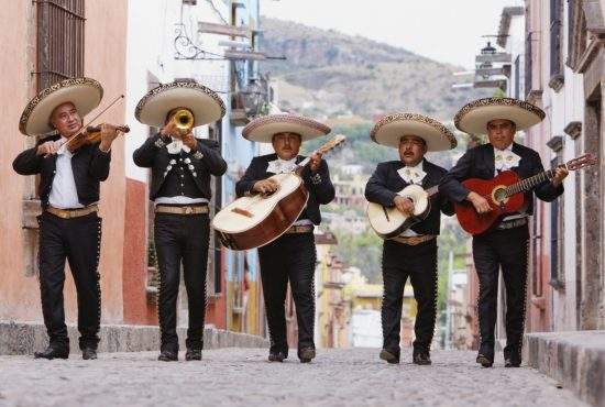 Măsuri draconice în Mexic. Sombrero este obligatoriu în toate spațiile deschise