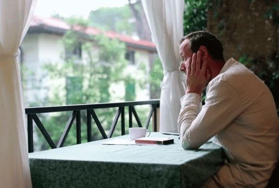 Un român așteaptă ciorba de 2 zile, că s-a angajat chelnerul la Apele Române