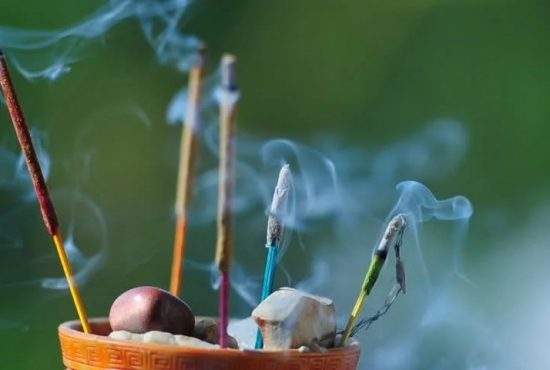 Poluare cu zen în Bucureşti după ce sătenii din Ilfov au ars beţigaşe parfumate