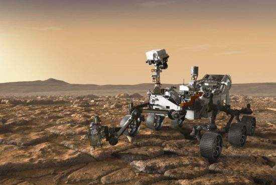 Robotul Cufuriosity caută în disperare un tufiş pe Marte