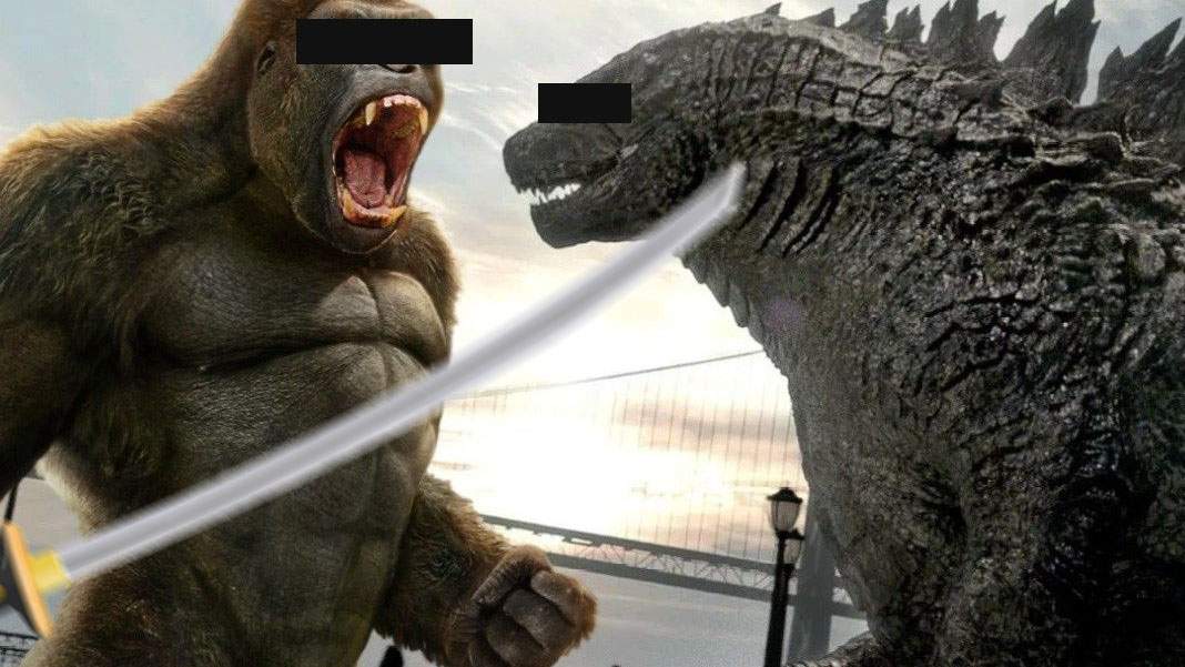 Blockbuster românesc! Interlopii Godzilla şi King Kong s-au bătut cu săbii la Craiova