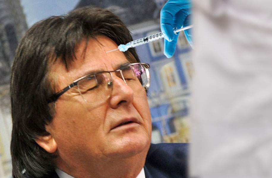 Timișoara va produce un vaccin anti-Covid. Vestea proastă e că se face în frunce