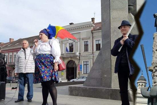 De când a venit Șoșoacă la Cluj, statuia lui Avram Iancu nu mai pare atât de urâtă