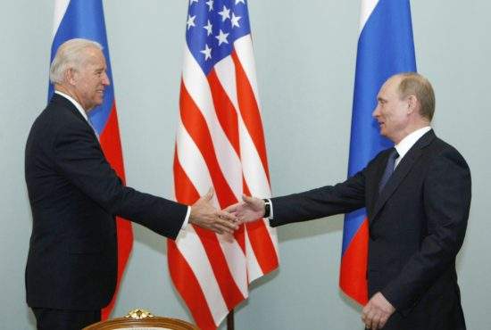 Putin și Biden, găsiți morți după ce s-au întâlnit la un ceai