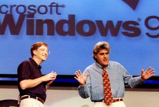 Poşta Română râde de săracii care trec la Windows 11: „Noi avem deja Windows 95!”