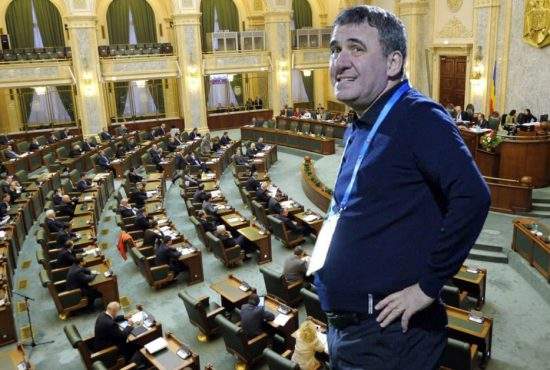 Hagi a fost ales președinte al Senatului, ca să aibă loc la tribuna oficială