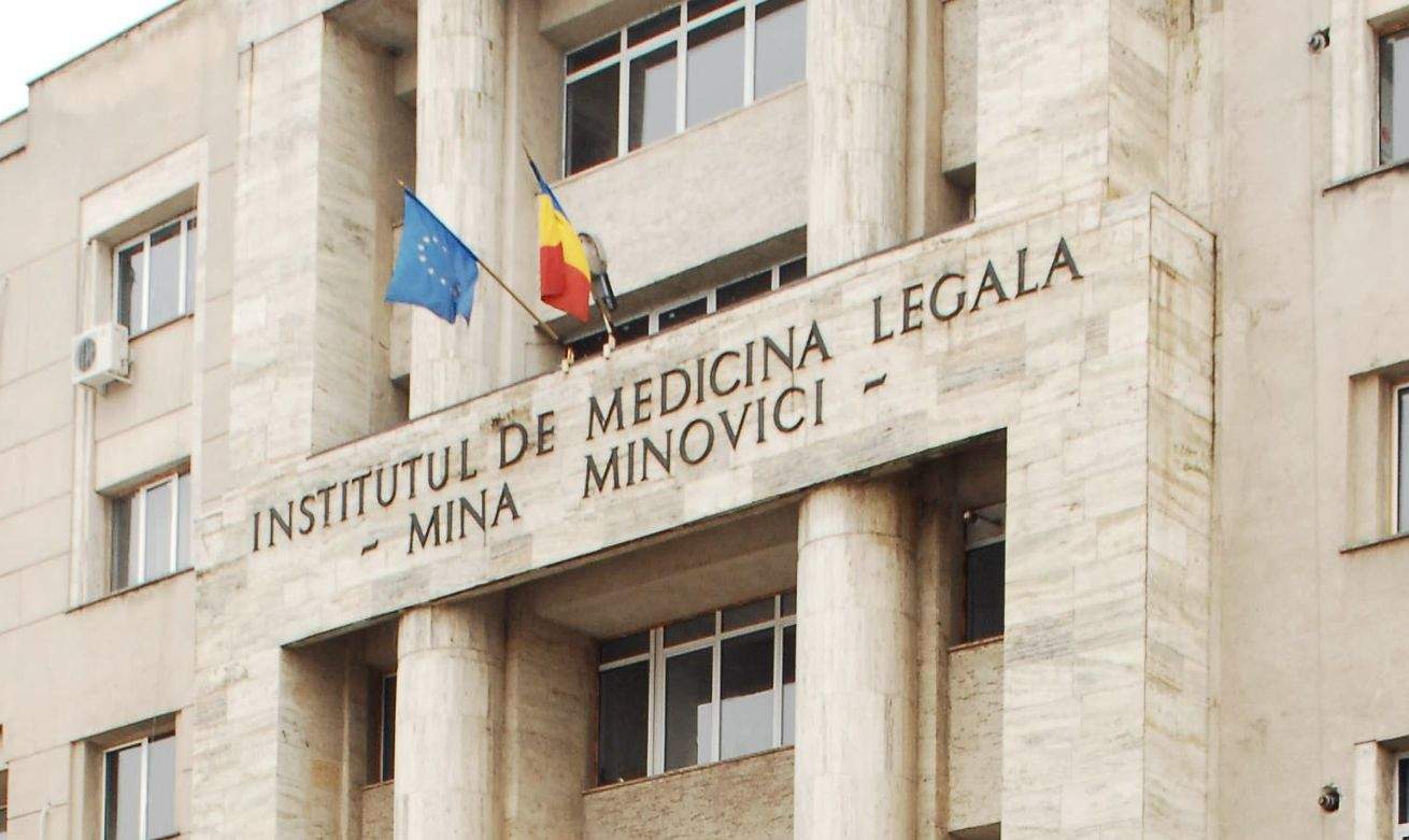 Românii care au făcut Covid, obligați să obțină certificat de la IML că sunt vii