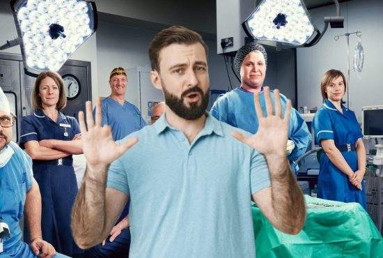 Un român și-a transplantat un deget lângă cur ca să se scarpine mai bine