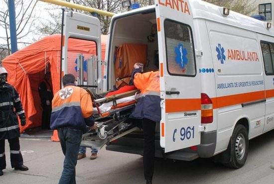 O femeie a chemat ambulanța după ce soțul ei a băut cidru