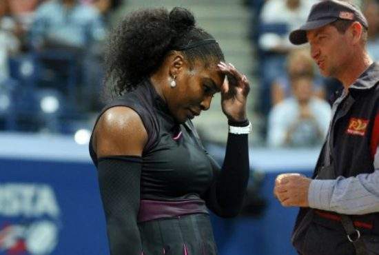 Serena Williams, întreruptă în timpul unui meci de poștașul care i-a adus pensia