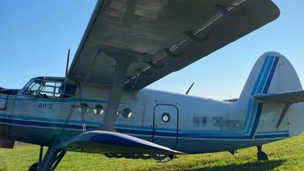 Exclusiv! Ministrul Bode dormea în spatele avionului de contrabandă din Ucraina