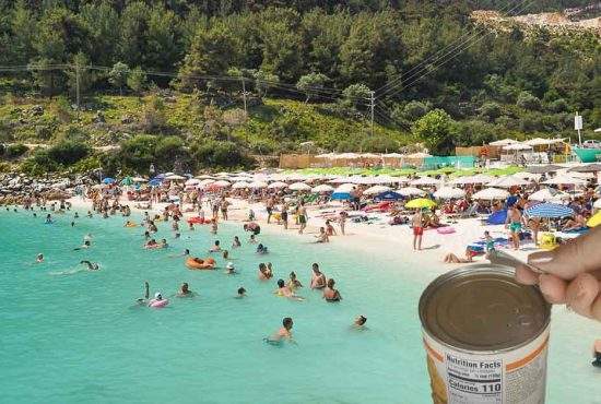 Un român face foamea în Thasos, că i s-a rupt inelul la cutia de pateu