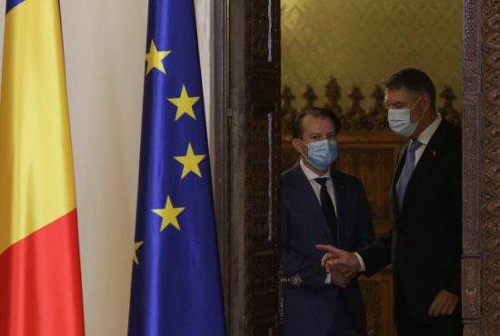 Iohannis l-a chemat din nou pe Cîțu la Cotroceni, că ieri și-a uitat chiloții