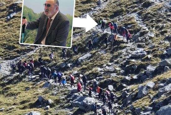 Ion Țiriac a urcat azi pe vârful Moldoveanu, cu 40 de șerpași după el