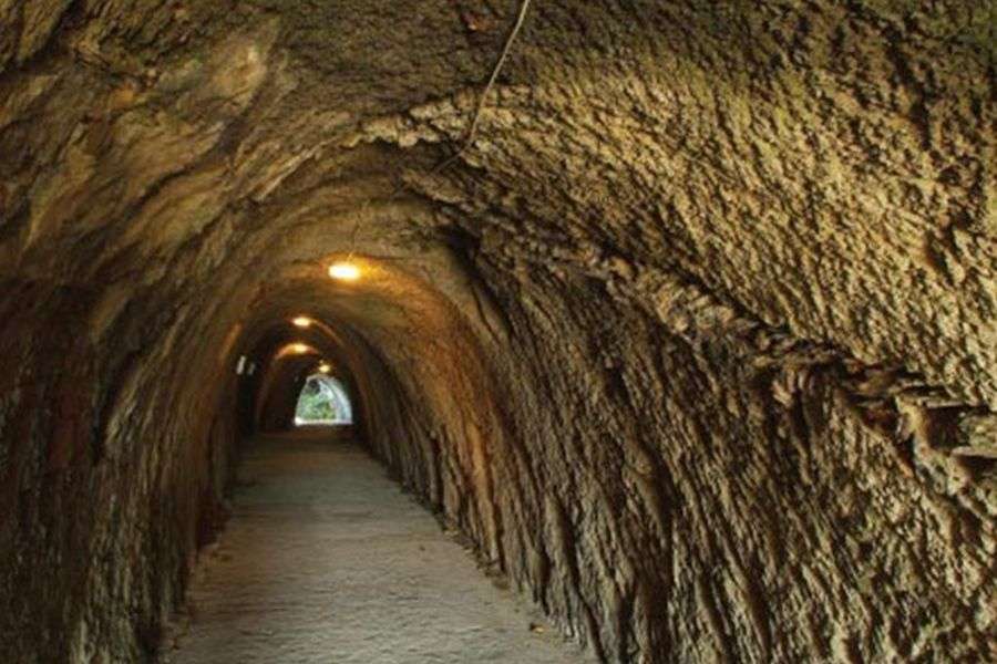 Scandalos! Tunelurile dacice vor fi placate cu gresie adusă de la Roma