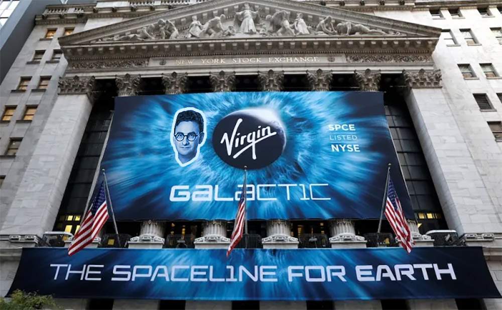 Noul logo al companiei Virgin Galactic va fi faţa lui Iulian Bulai