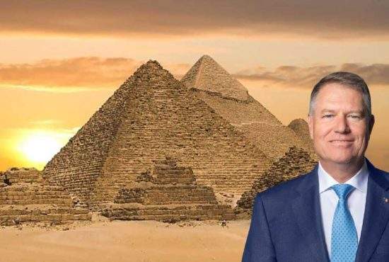 Iohannis, vizită încununată de succes în Egipt. Acum are 6 case și o piramidă